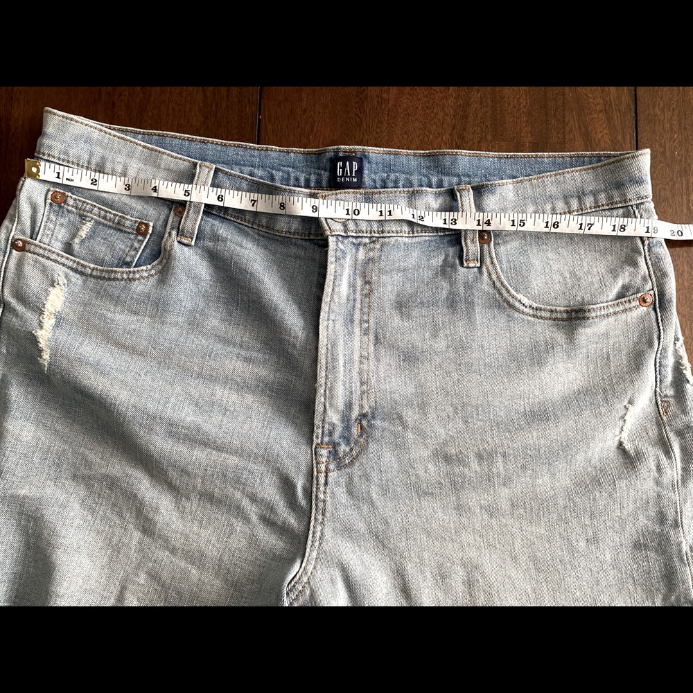 NWOT Gap Highrise 4” shorts size 16 (33)